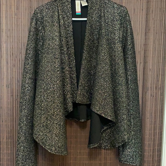 Blazer - Picture 3 of 4